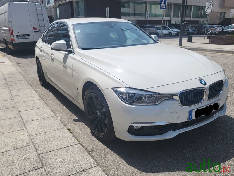 2017' BMW 330 photo #6