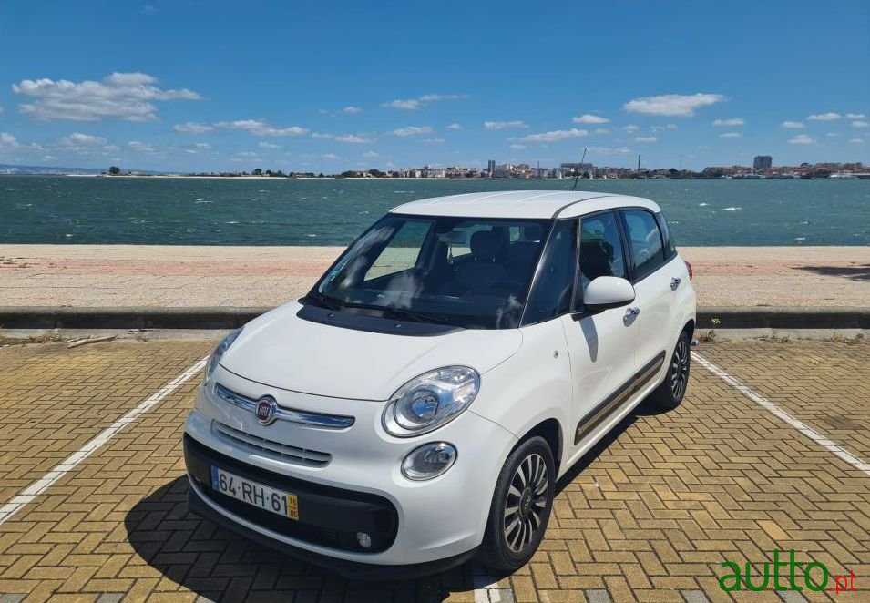 2016' Fiat 500L photo #1