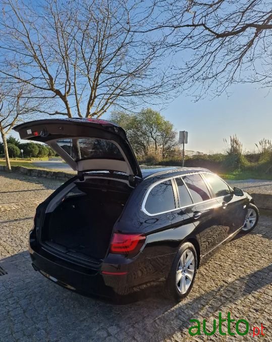 2011' BMW 520 photo #6