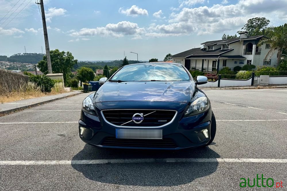 2013' Volvo V40 1.6 D2 R-Design photo #2