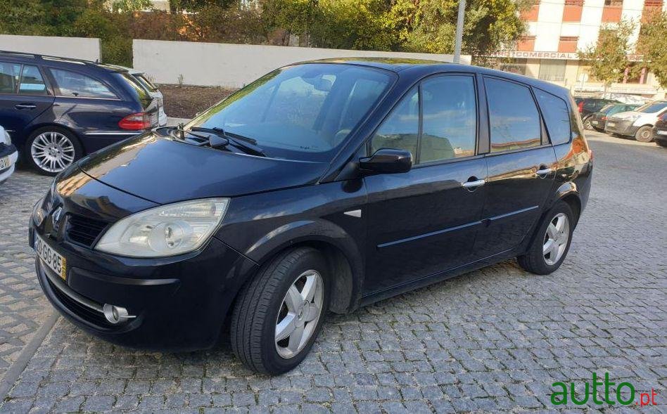 2008' Renault Grand Scenic photo #4