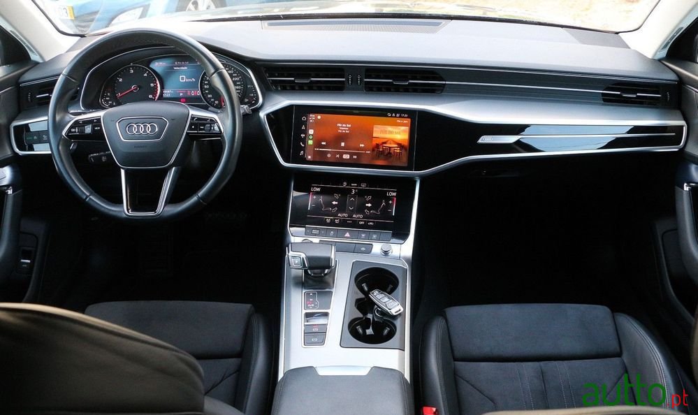 2023' Audi A6 Avant S Tronic photo #3