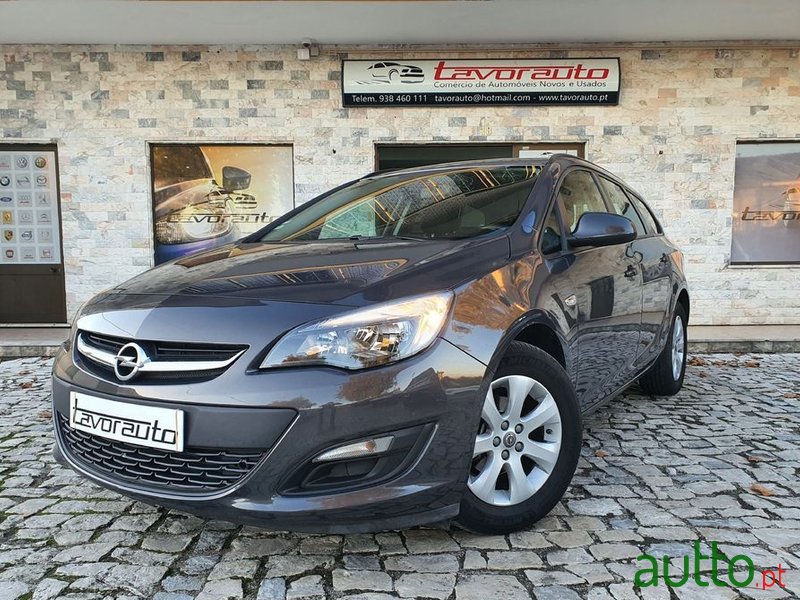 2014' Opel Astra Sports Tourer photo #1