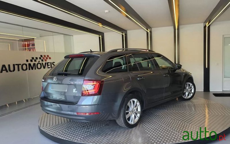 2017' Skoda Octavia Break photo #3