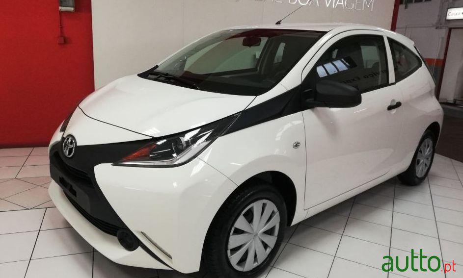 2018' Toyota Aygo 1.0 Vvti-X photo #2