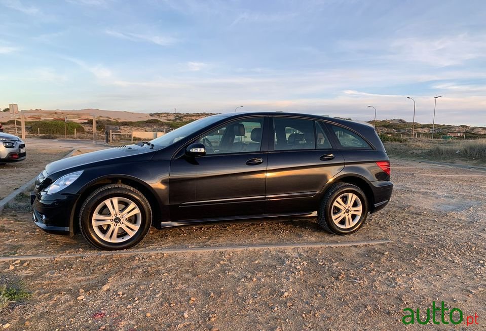 2008' Mercedes-Benz R-280 photo #6