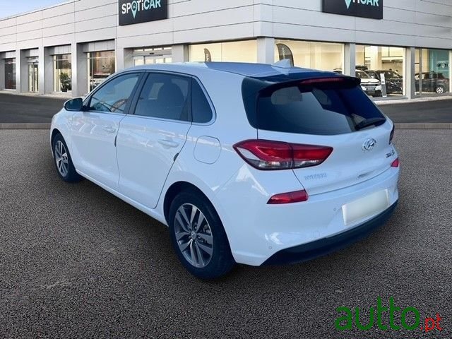 2020' Hyundai i30 photo #6