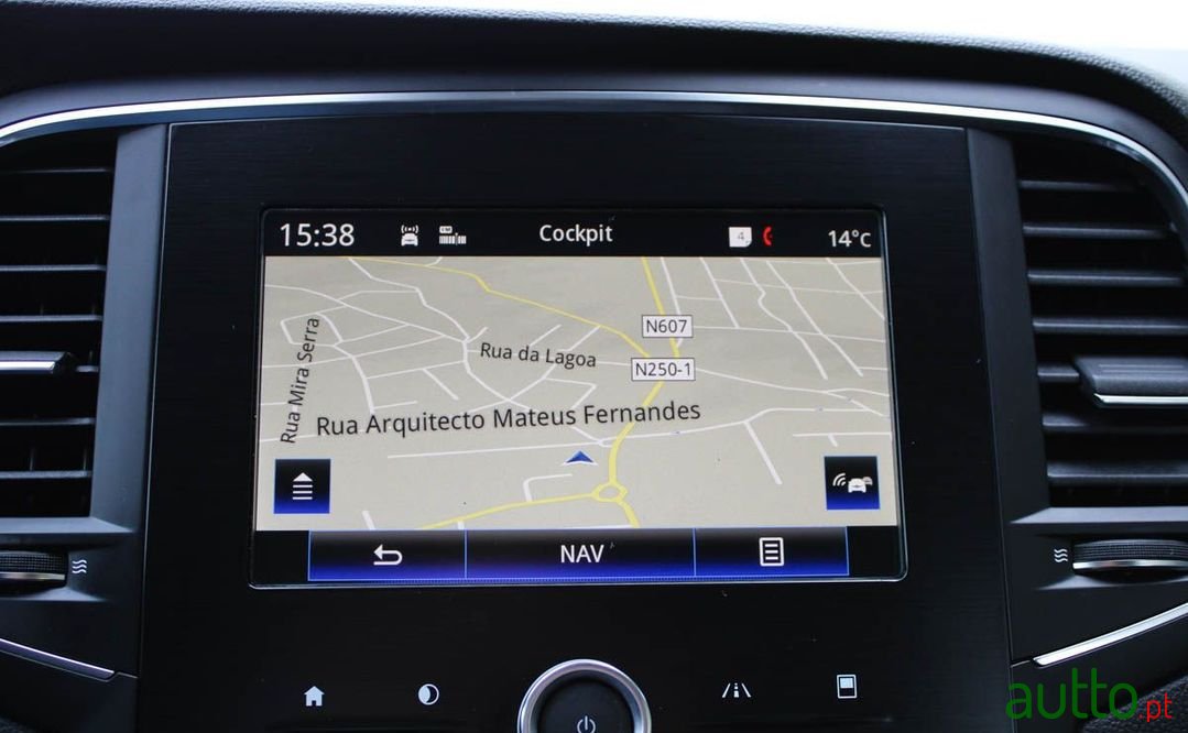 2017' Renault Megane Sport Tourer photo #5