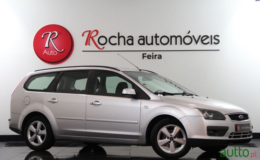 2005' Ford Focus Sw photo #3