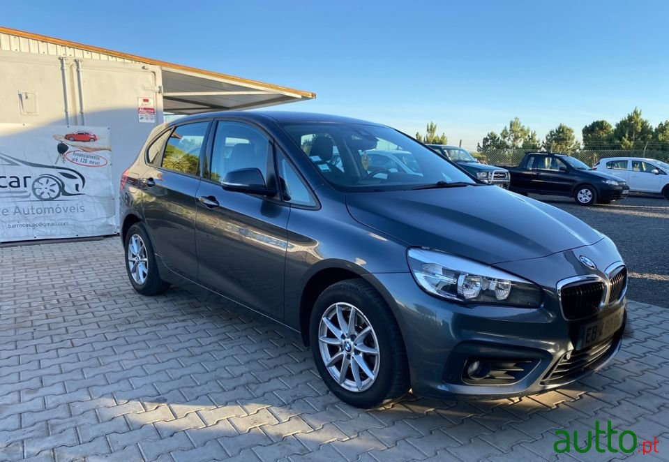 2017' BMW 218 Gran Tourer photo #4