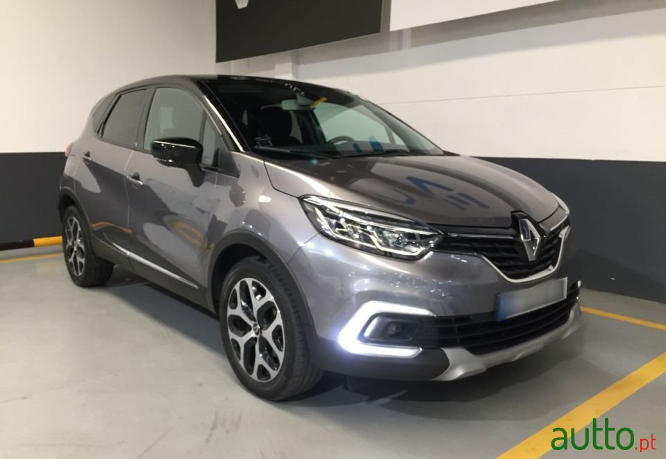 2019' Renault Captur 1.5 Dci Exclusive photo #2