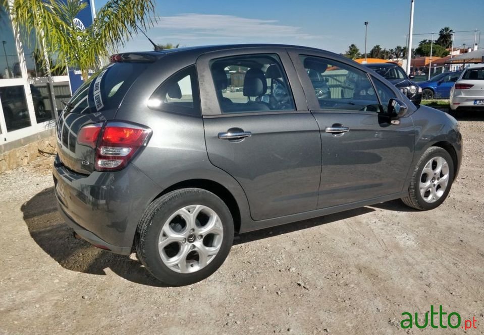 2013' Citroen C3 Seduction photo #5