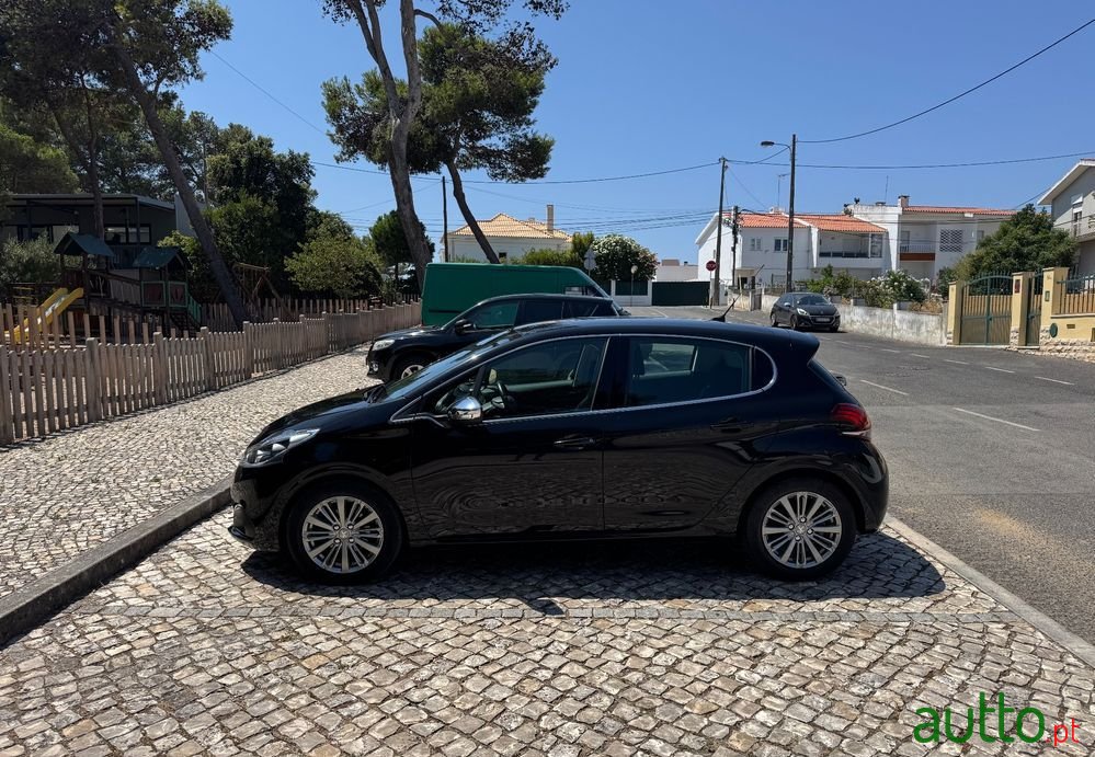 2018' Peugeot 208 photo #2
