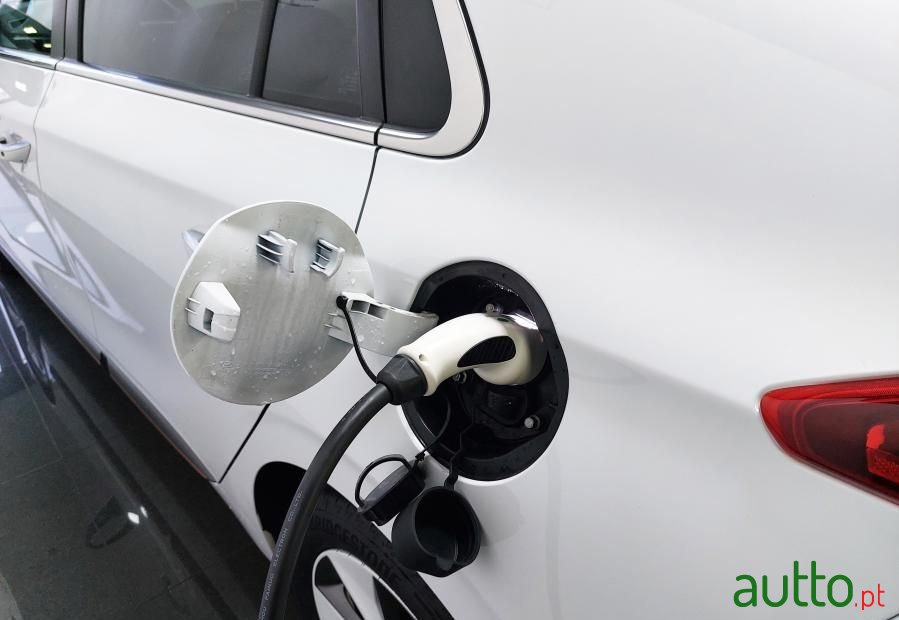 2018' Hyundai Ioniq photo #6