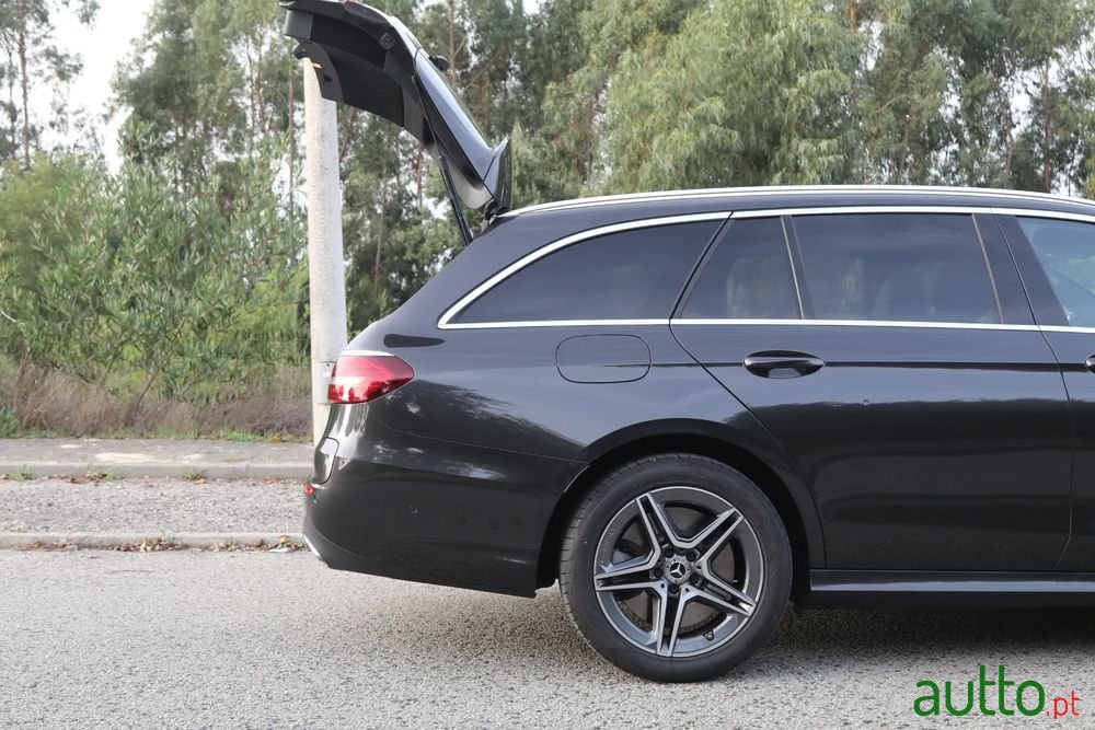 2021' Mercedes-Benz Classe E De Amg Line photo #4