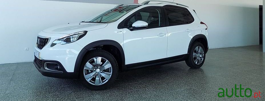 2019' Peugeot 2008 photo #2