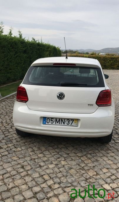 2011' Volkswagen Polo photo #4