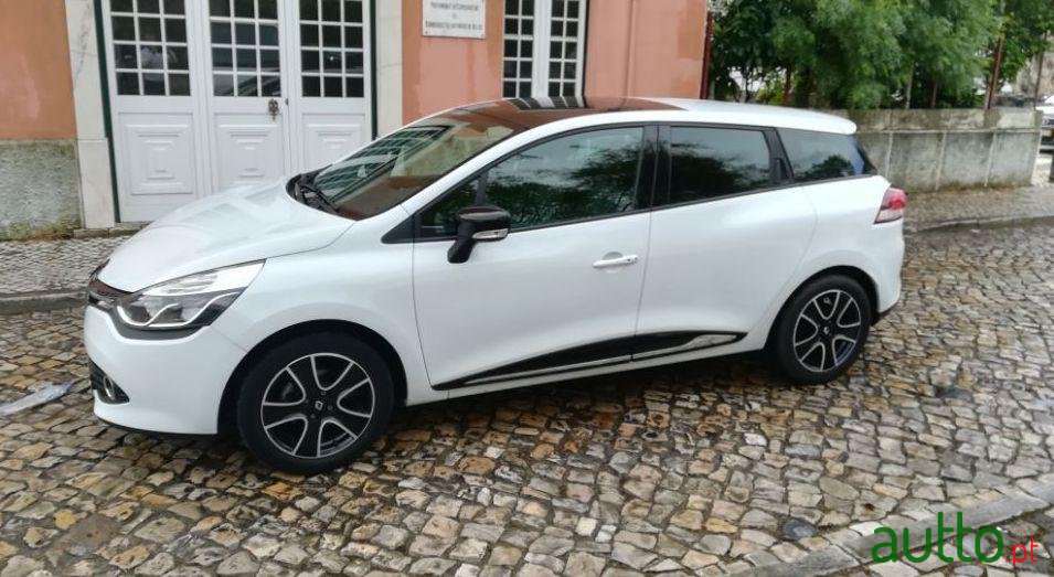 2015' Renault Clio Sport Tourer photo #1