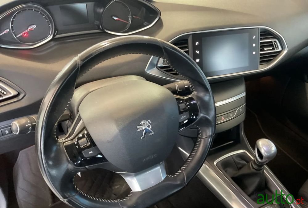2018' Peugeot 308 Sw photo #5