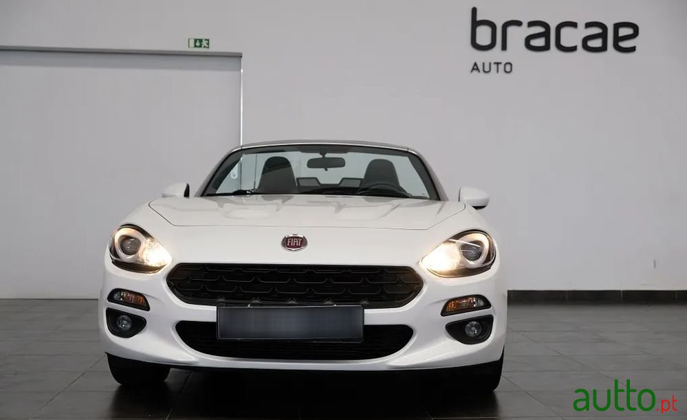 2017' Fiat 124 Spider photo #3