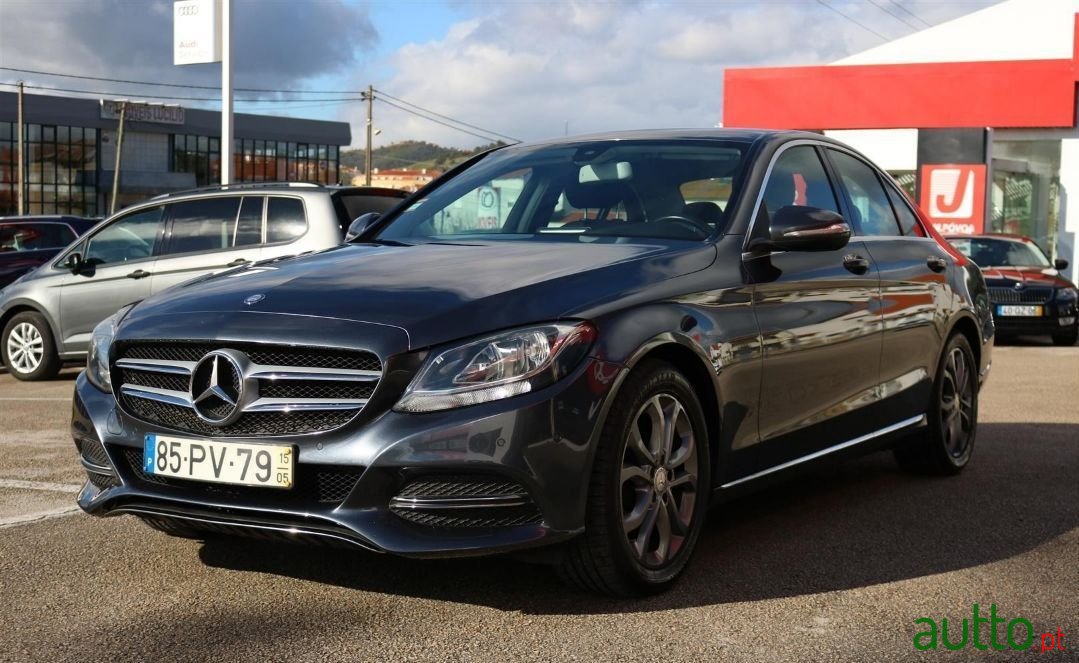 2015' Mercedes-Benz C-200 photo #2