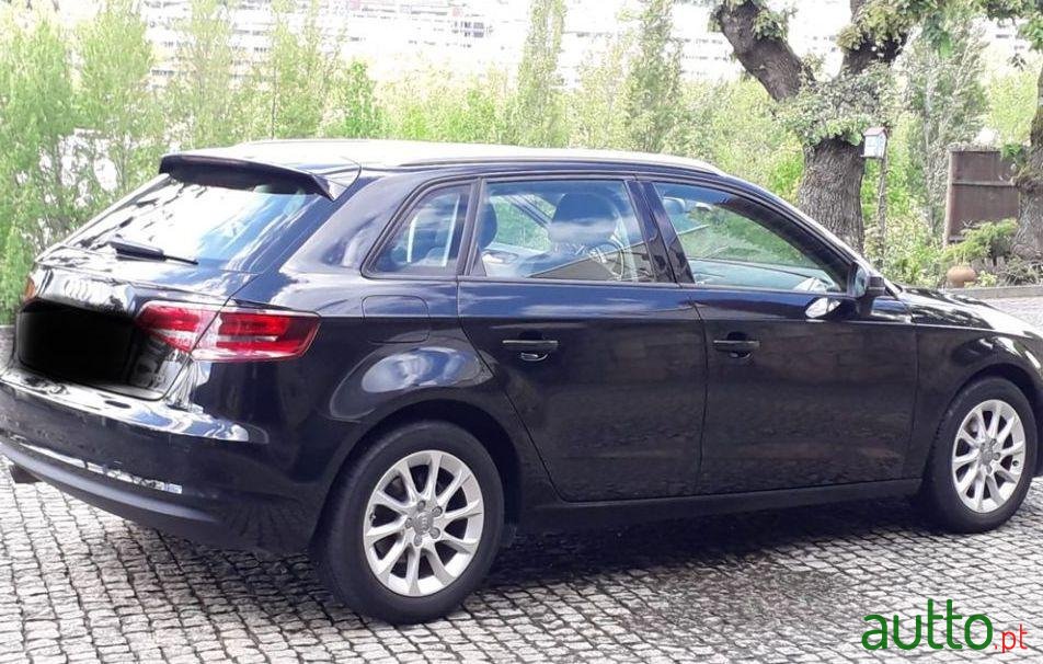 2013' Audi A3 Sportback photo #4