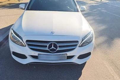 2018' Mercedes-Benz 220