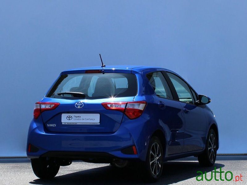 2020' Toyota Yaris photo #4