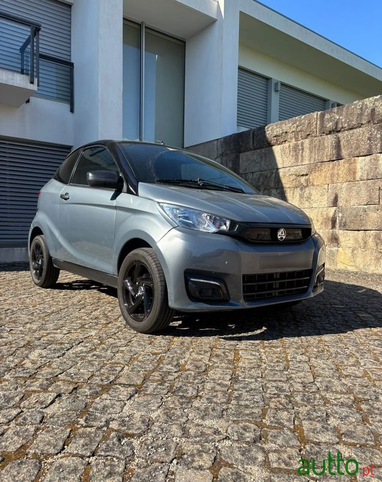 2023' Aixam Coupe photo #2