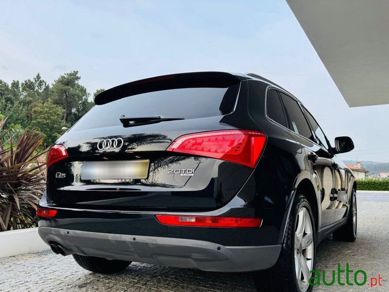 2009' Audi Q5 2.0 Tdi S-Line photo #3