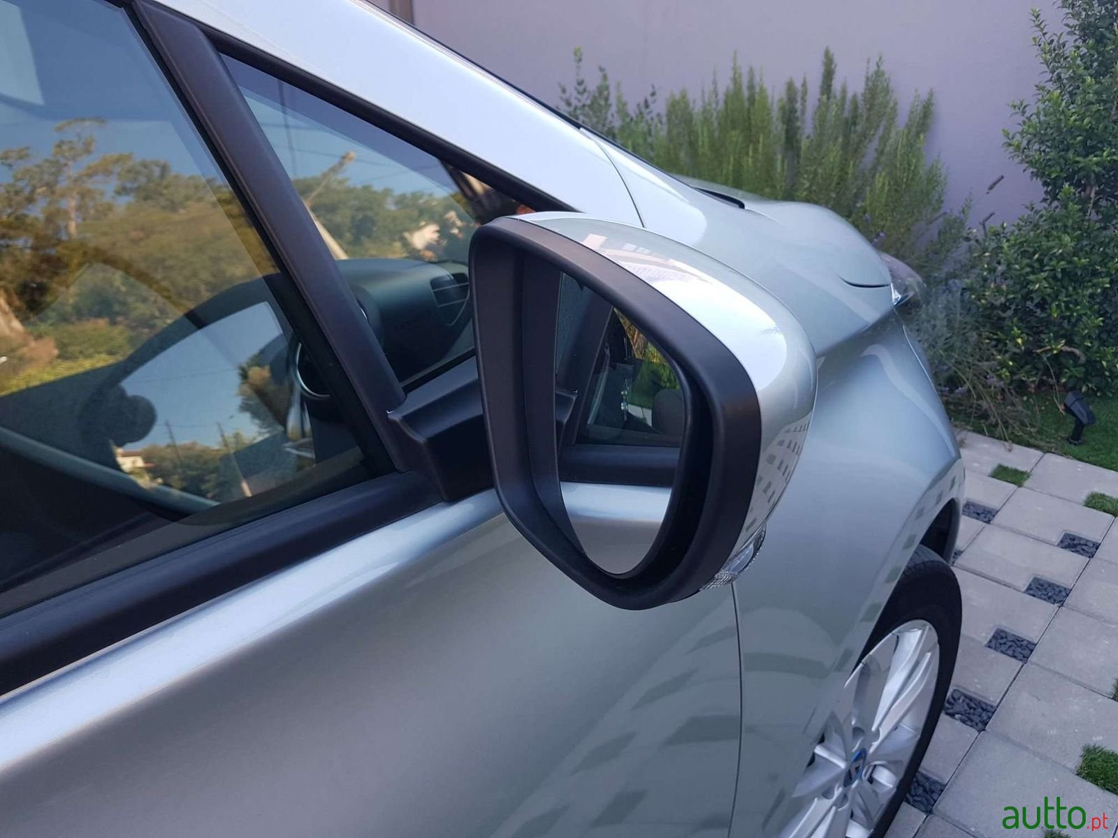 2020' Renault Zoe photo #6