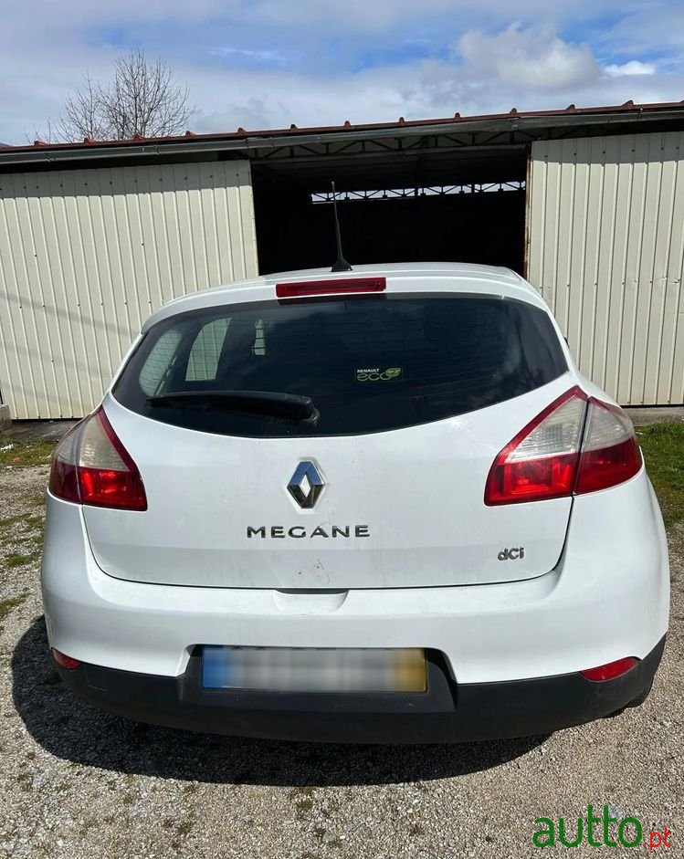 2014' Renault Megane photo #2