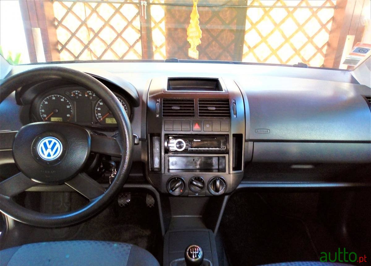 2002' Volkswagen photo #3