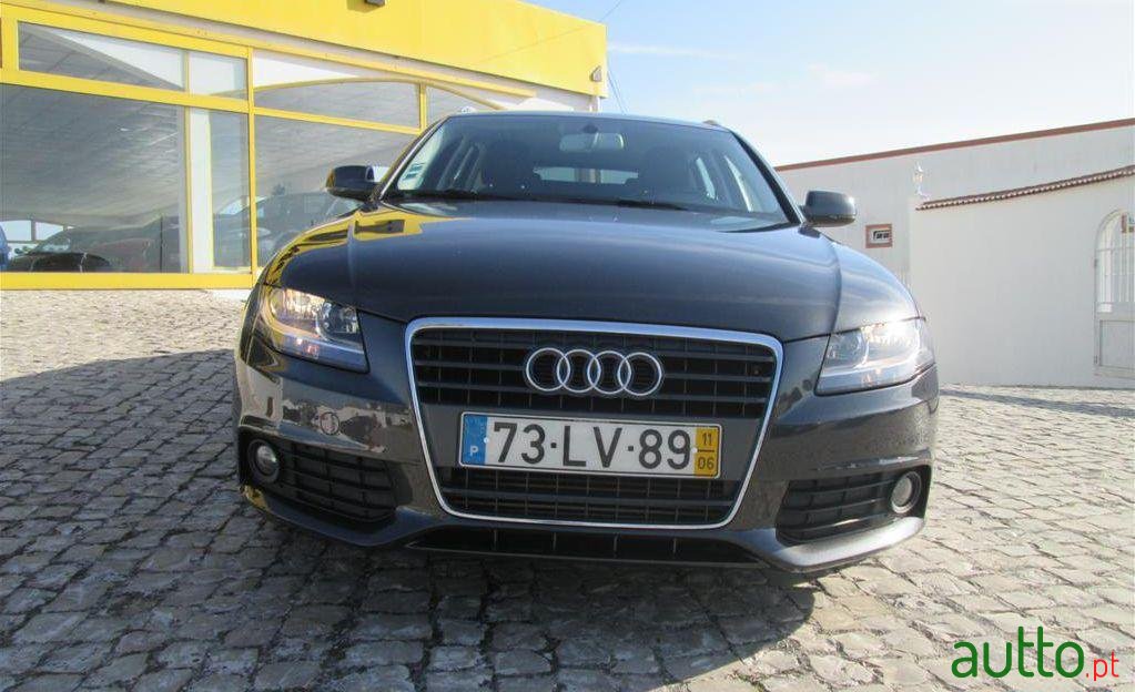 2011' Audi A4 Avant 2.0 TDi photo #3