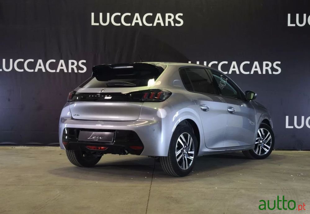2021' Peugeot 208 photo #3