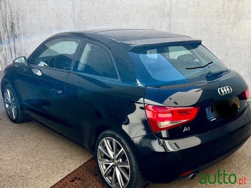 2011' Audi A1 1.6 Tdi Sport photo #3
