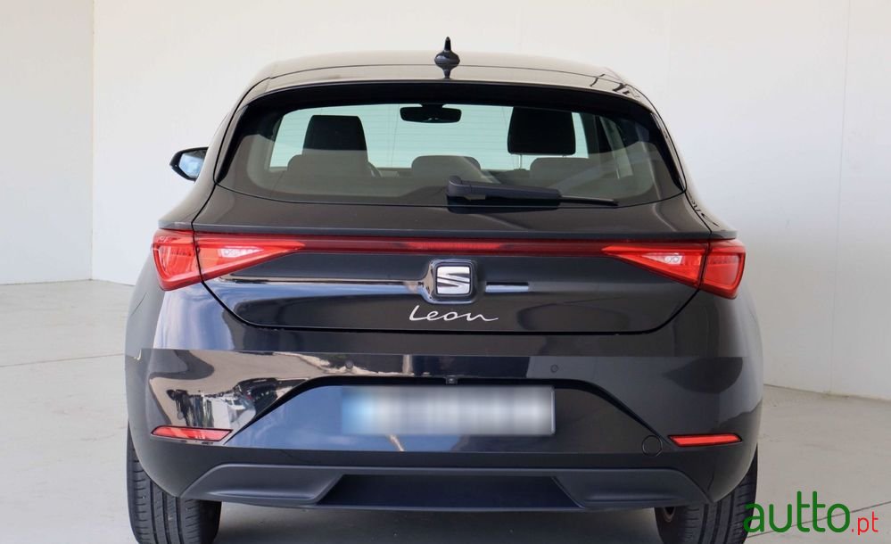 2023' SEAT Leon 1.0 Tsi Style photo #6