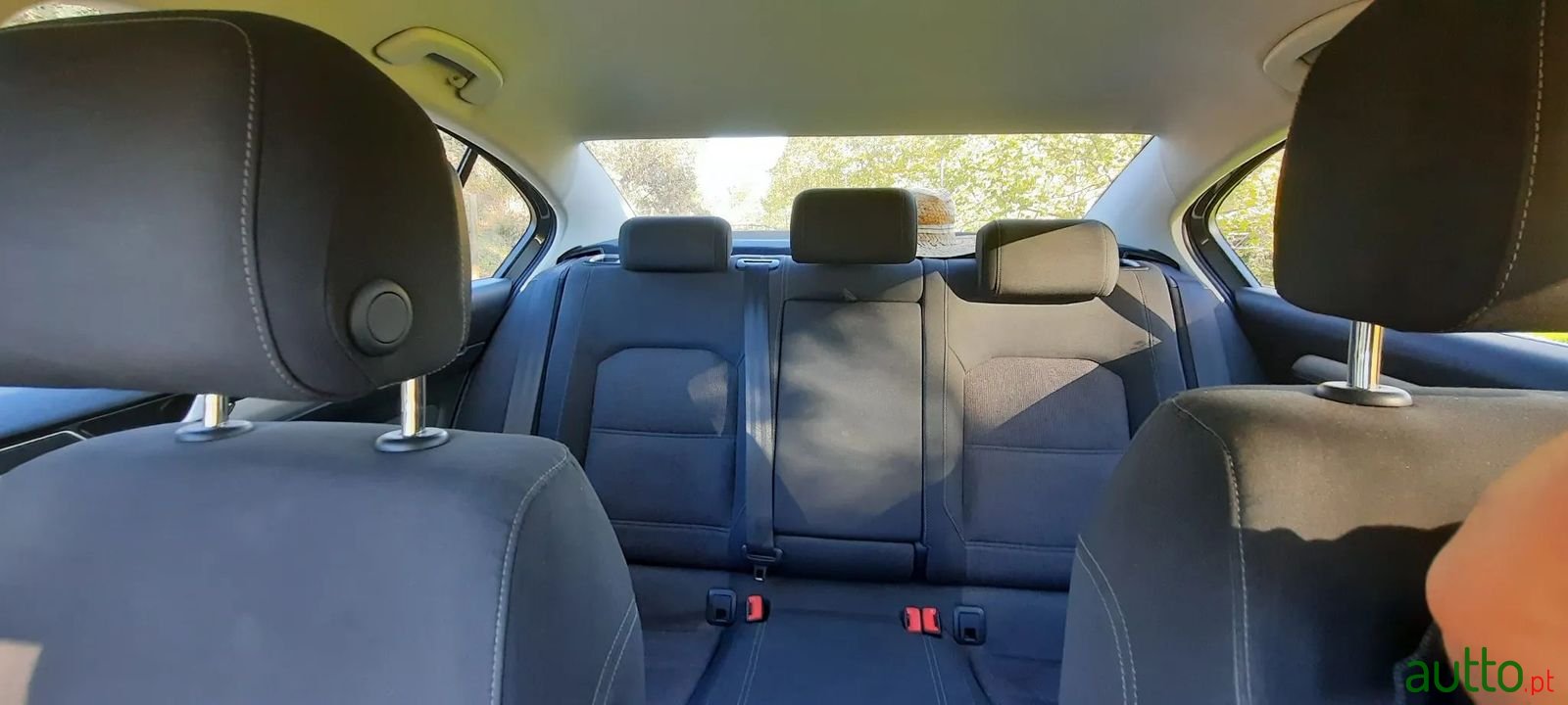 2016' Volkswagen Passat photo #2