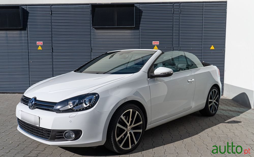 2011' Volkswagen Golf photo #4