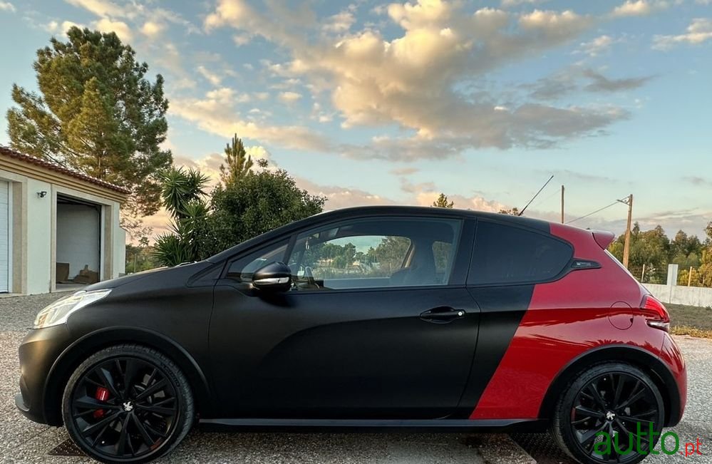 2016' Peugeot 208 photo #1