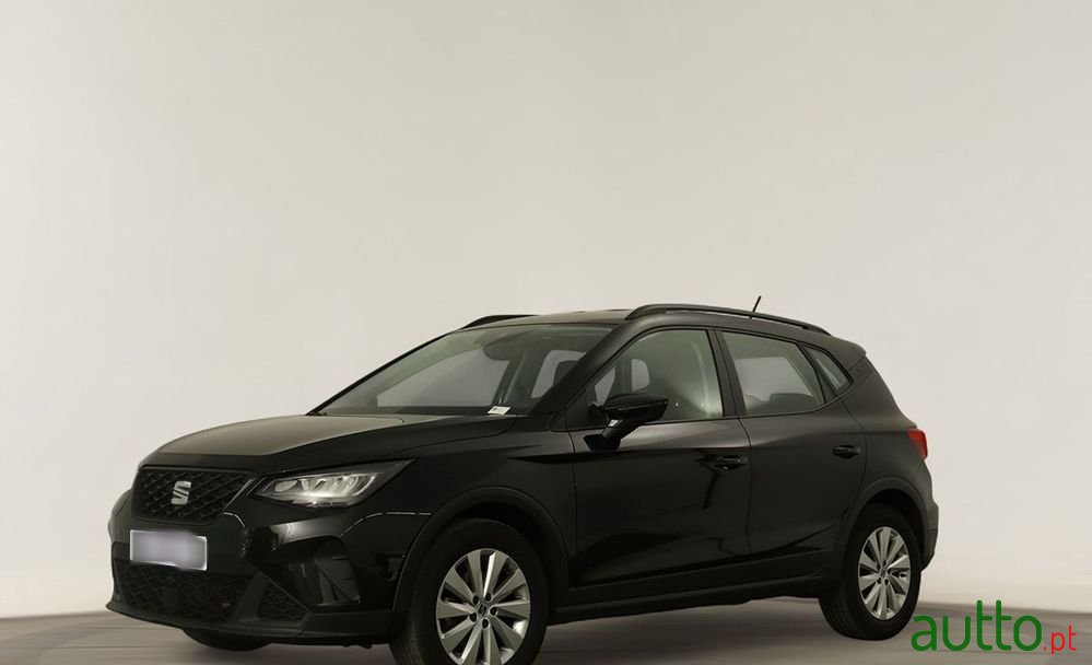 2024' SEAT Arona 1.0 Tsi Style photo #2