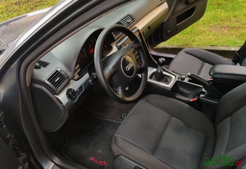 2002' Audi A4 Sport photo #2