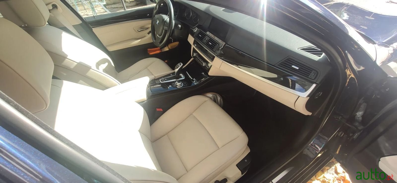 2011' BMW 520 photo #5