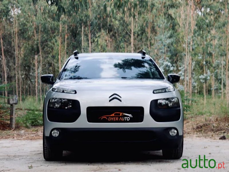 2015' Citroen C4 Cactus photo #2