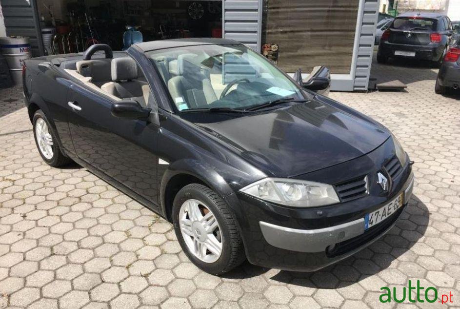 2005' Renault Megane photo #2