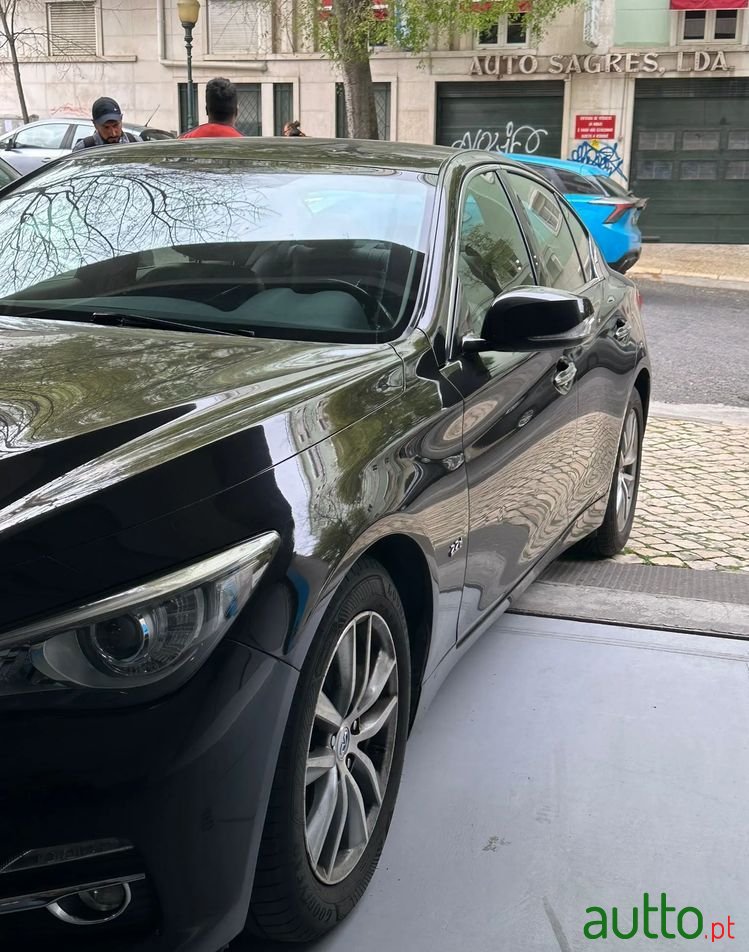 2017' Infiniti Q50 photo #3