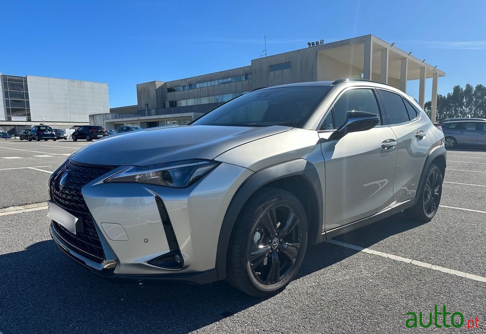 2022' Lexus UX 250h Special Edition photo #3