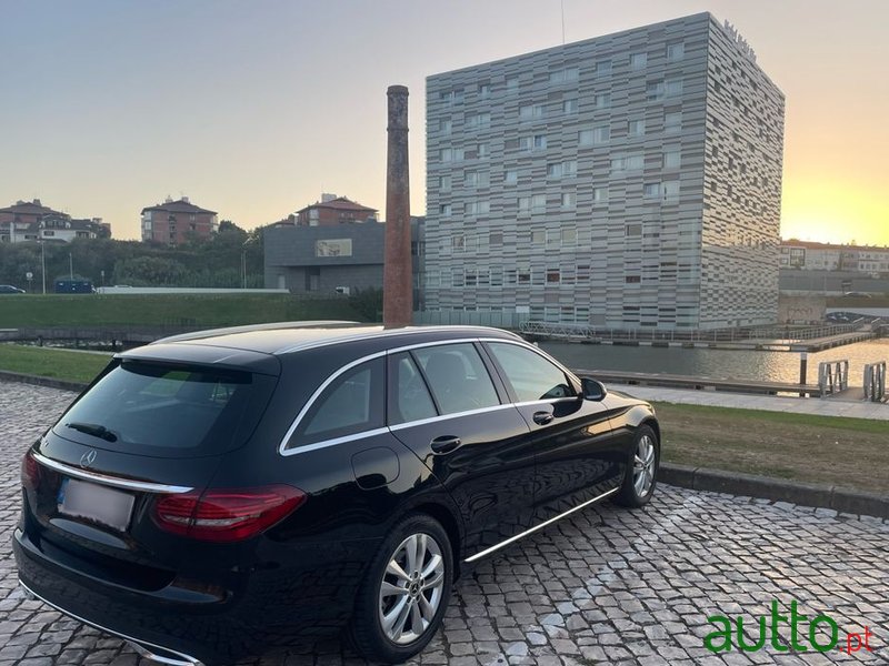 2019' Mercedes-Benz Classe C photo #4