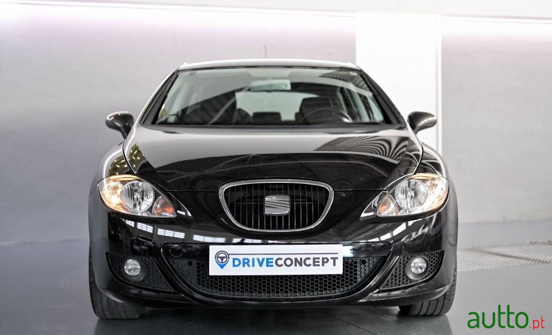 2008' SEAT Leon photo #5