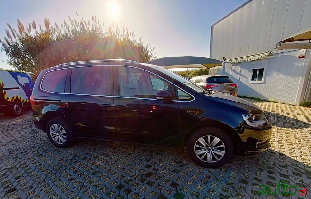 2010' Volkswagen Sharan photo #1